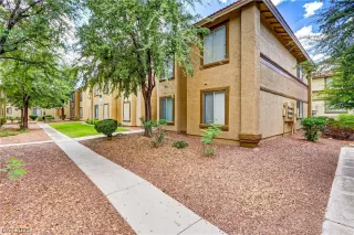 Photo #1: 2500935 Listing