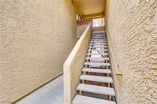 Photo #3: 2500935 Listing