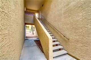 Photo #4: 2500935 Listing