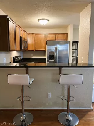 Photo #3: 2500949 Listing