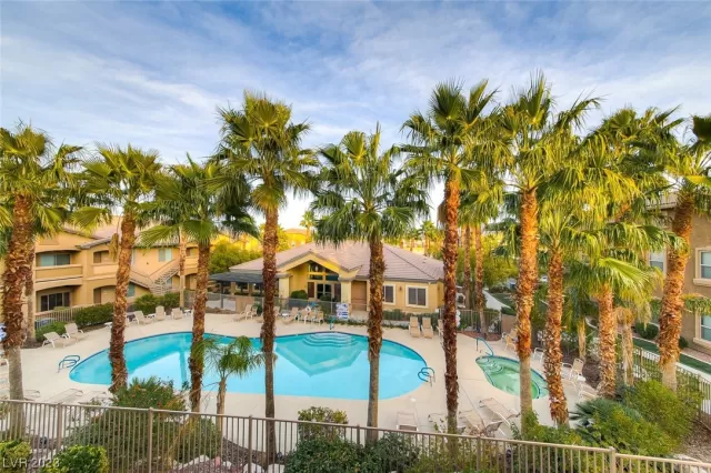 MLS: 2500950 Condo For Sale