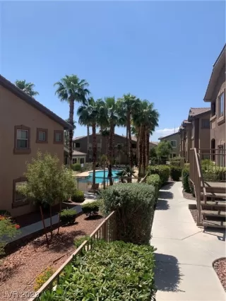 Photo #2: 2500950 Listing