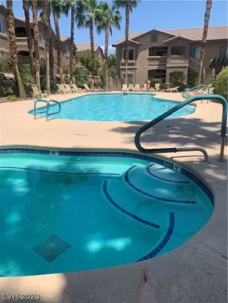 Photo #3: 2500950 Listing