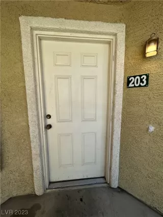 Photo #2: 2500955 Listing 