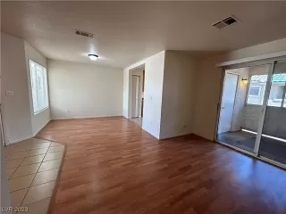 Photo #5: 2500955 Listing 