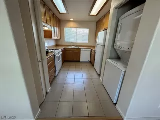 Photo #6: 2500955 Listing 