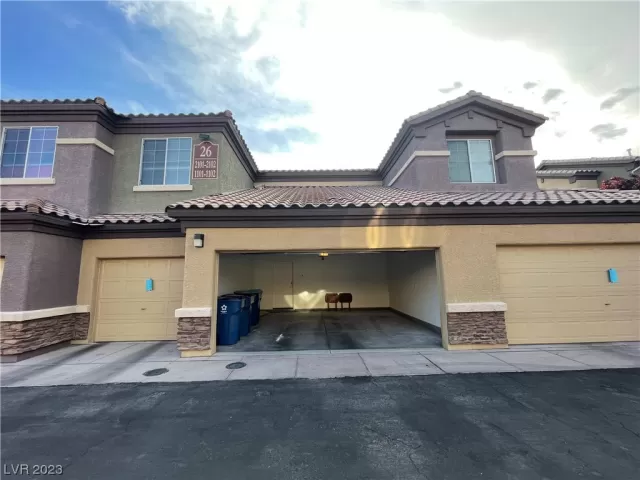 MLS: 2500965 Condo For Sale