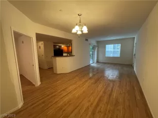 Photo #3: 2500965 Listing 
