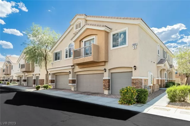 MLS: 2500980 Condo For Sale