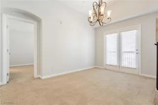 Photo #1: 2500980 Listing