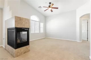 Photo #5: 2500980 Listing