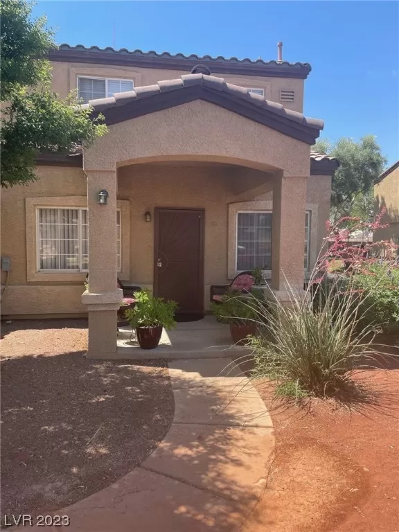 MLS: 2500988 Condo For Sale