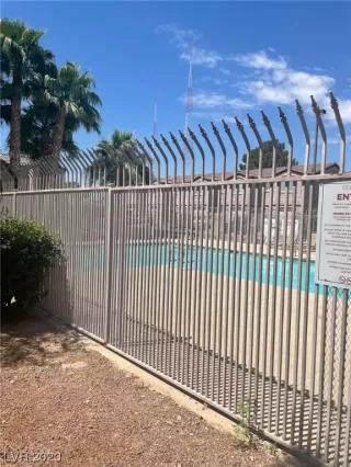 Photo #3: 2500988 Listing 