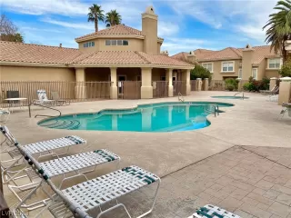 Photo #2: 2501043 Listing 