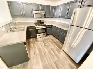 Photo #4: 2501043 Listing 