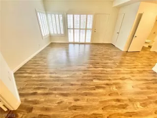 Photo #5: 2501043 Listing 