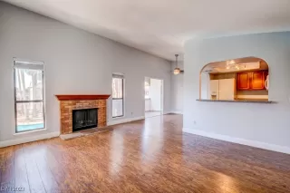 Photo #1: 2501051 Listing 