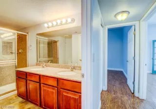 Photo #4: 2501051 Listing 