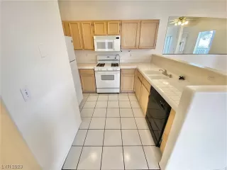 Photo #4: 2501081 Listing 
