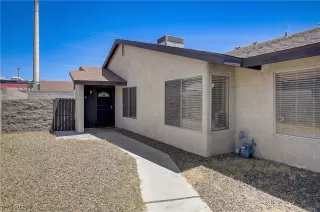 Photo #2: 2501152 Listing