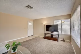 Photo #6: 2501152 Listing