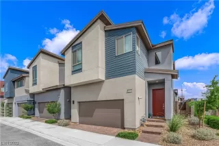 Photo #1: 2501212 Listing 