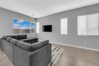 Photo #4: 2501212 Listing 