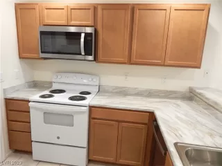 Photo #5: 2501246 Listing 