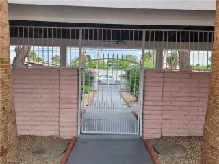 Photo #2: 2501257 Listing 