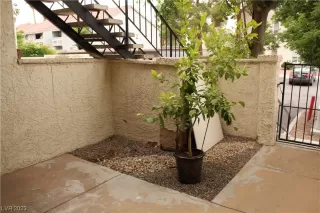 Photo #1: 2501264 Listing 