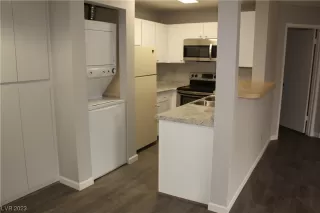 Photo #2: 2501264 Listing 