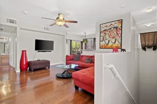 Photo #3: 2501292 Listing