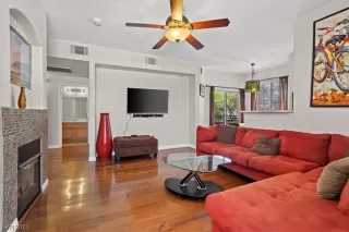 Photo #4: 2501292 Listing