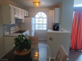 Photo #1: 2501305 Listing