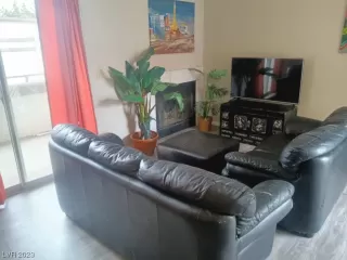 Photo #3: 2501305 Listing