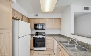 Photo #5: 2501320 Listing 