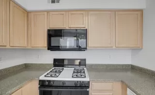 Photo #6: 2501320 Listing 