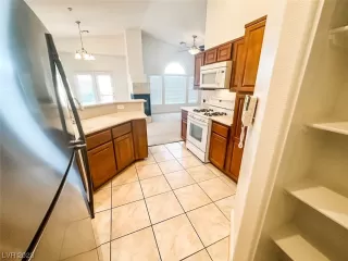 Photo #3: 2501326 Listing 