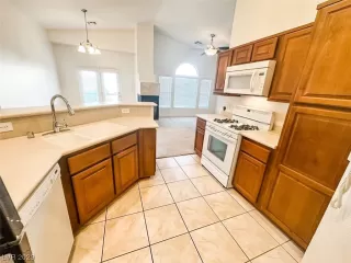 Photo #6: 2501326 Listing 