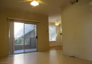 Photo #6: 2501331 Listing