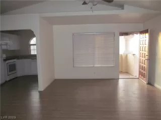 Photo #4: 2501333 Listing 