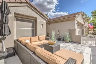 Photo #5: 2501349 Listing