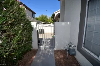 Photo #5: 2501355 Listing 