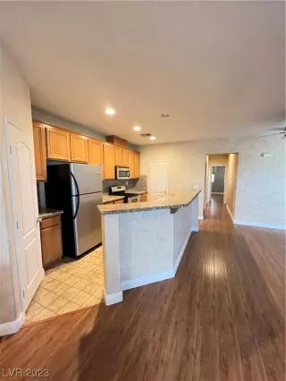 Photo #2: 2501357 Listing 