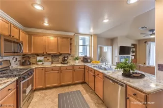 Photo #4: 2501358 Listing 