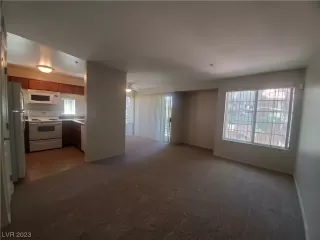 Photo #6: 2501367 Listing 