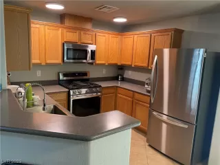 Photo #1: 2501405 Listing 