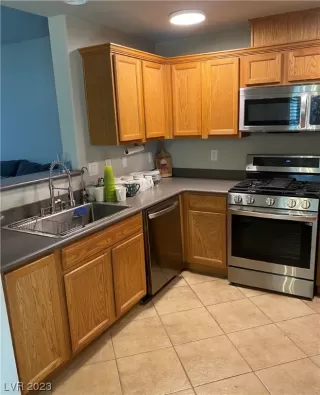 Photo #6: 2501405 Listing 