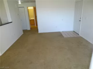 Photo #5: 2501420 Listing 