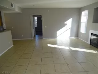 Photo #5: 2501439 Listing 